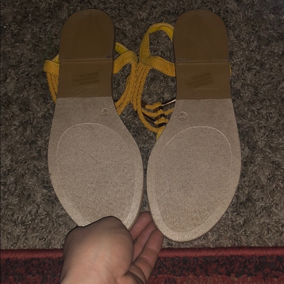 SUNSHINE 🌞YELLOW SANDALS🌞 - Picture 2 of 2